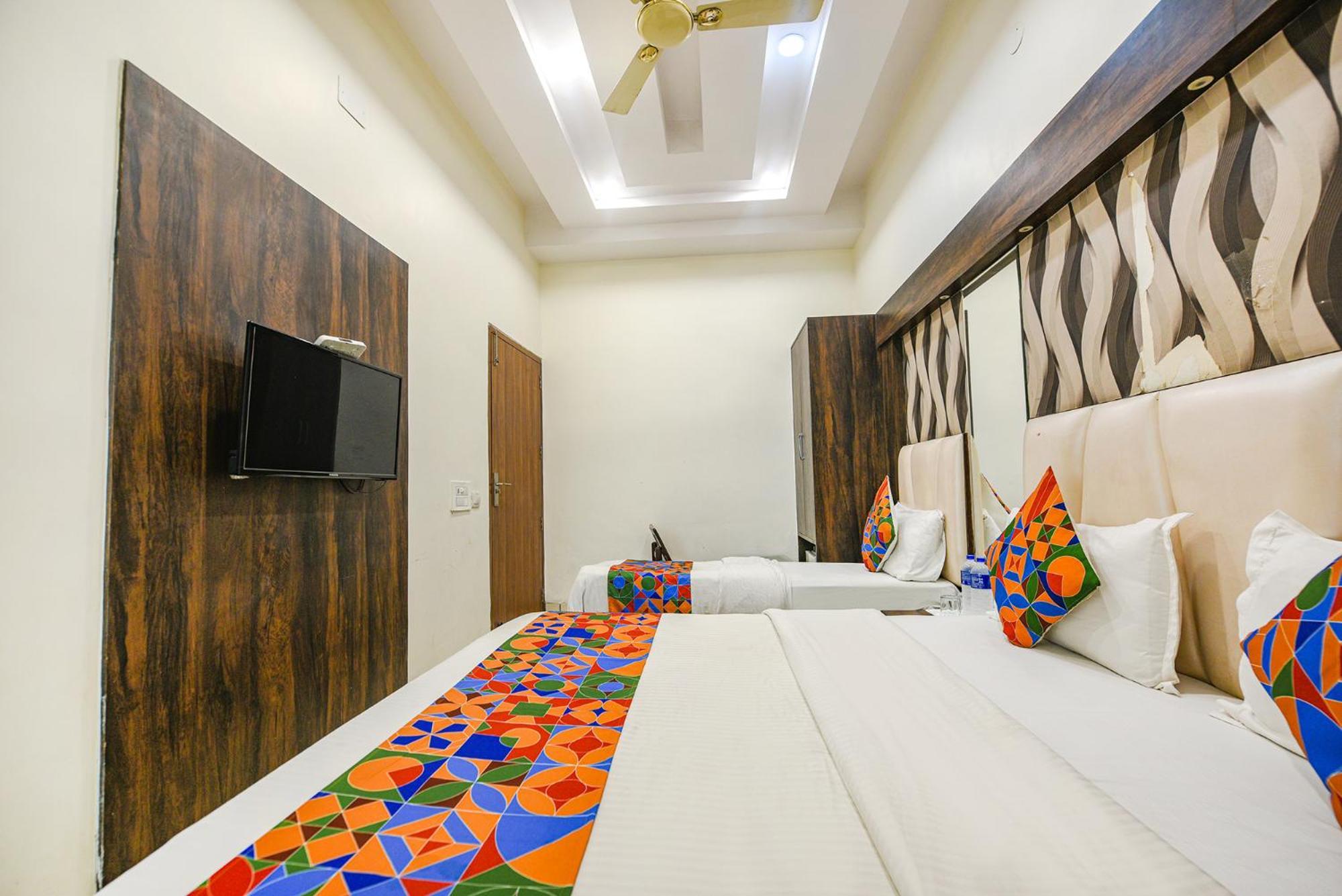 Fabhotel Savera Park Амритсар Экстерьер фото
