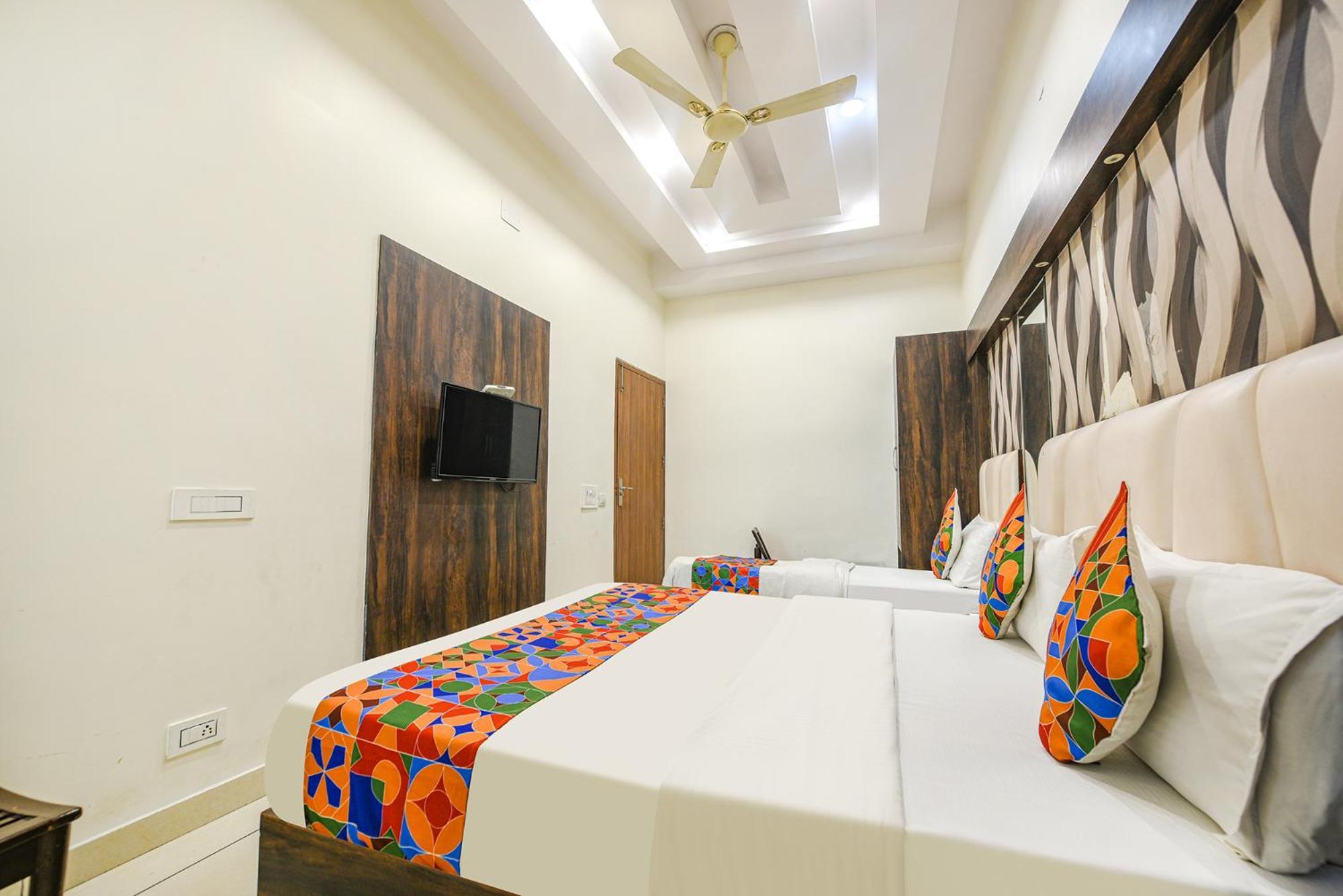 Fabhotel Savera Park Амритсар Экстерьер фото
